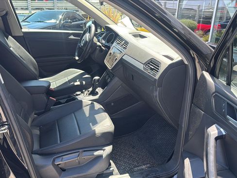 Used 2020 Volkswagen Tiguan SE AWD/4WD image 12