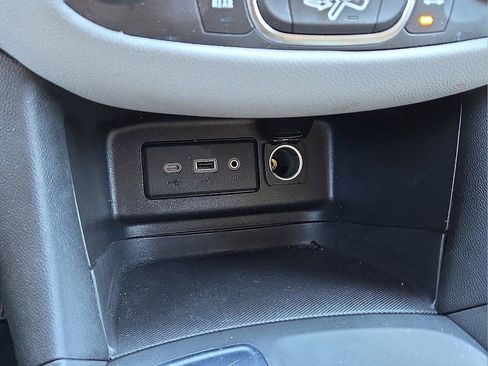 Used 2023 Chevrolet Equinox LS w/ Sport Edition image 29