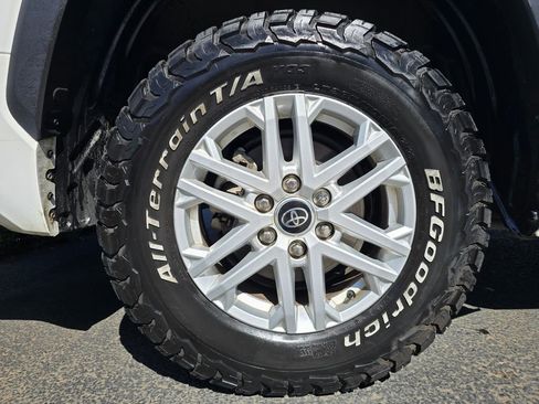 Used 2022 Toyota Tundra SR5 w/ Advanced Technology Package AWD/4WD image 7