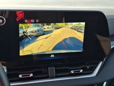 Used 2025 Chevrolet Equinox LT FWD image 18
