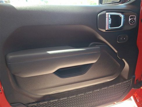 New 2025 Jeep Gladiator Sport image 6