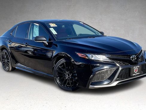 Used 2021 Toyota Camry XSE image 2
