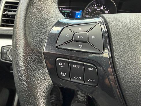 Used 2017 Ford Explorer XLT w/ Equipment Group 202A AWD/4WD image 27