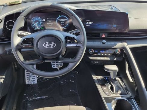 Certified 2026 Hyundai Elantra SEL w/ Cargo Package FWD image 6