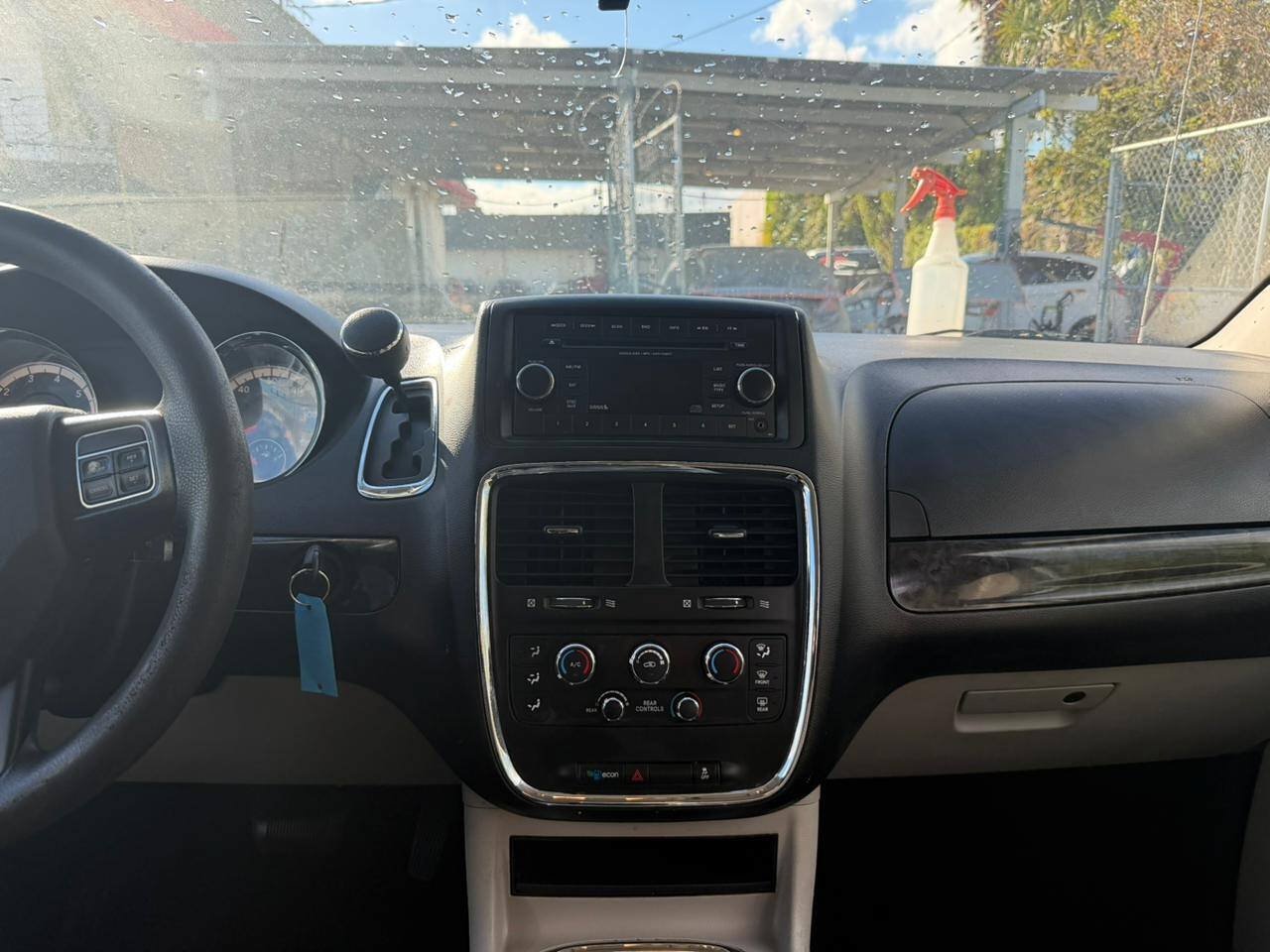 Used 2016 Dodge Grand Caravan SXT FWD image 7