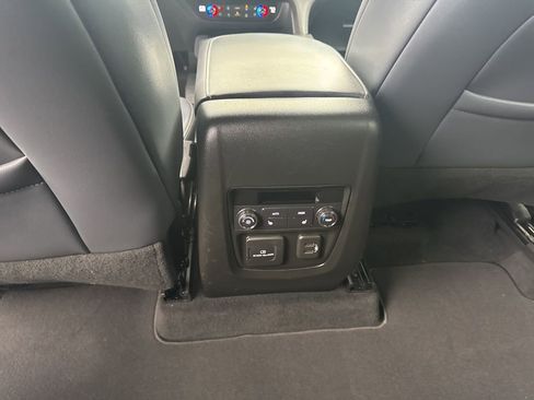 Used 2024 Buick Enclave Premium image 32