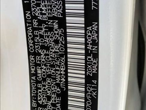 Used 2020 Toyota C-HR LE image 24