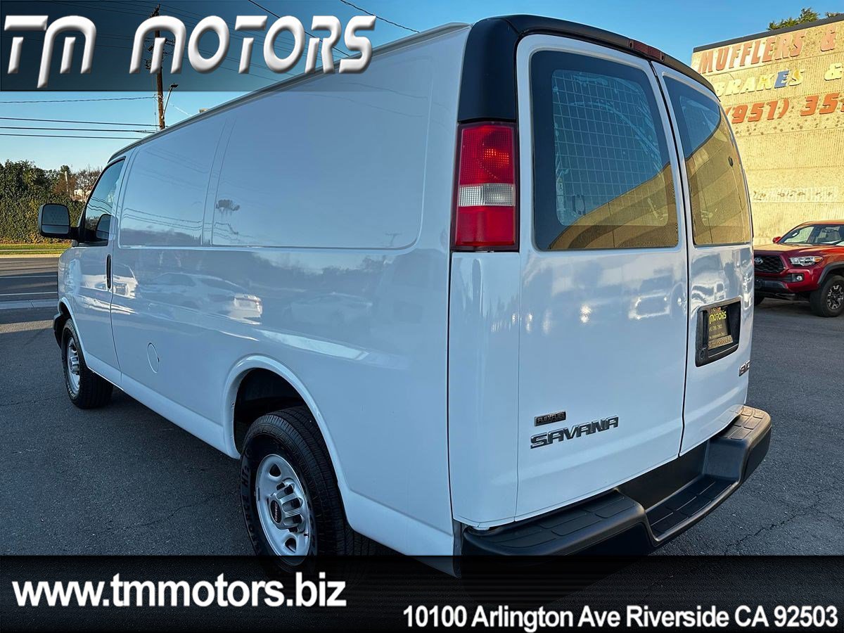 Used 2011 GMC Savana 3500 RWD image 4