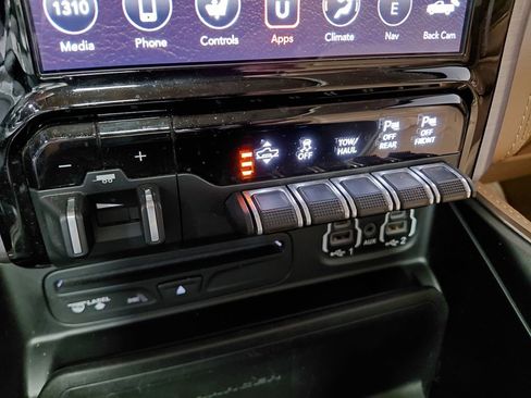 Certified 2019 RAM 1500 Limited AWD/4WD image 44