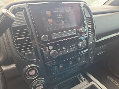 Used 2023 Nissan Titan SV w/ SV Convenience Package AWD/4WD image 16