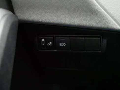 Certified 2022 Toyota Corolla Cross LE w/ Moonroof Package image 27