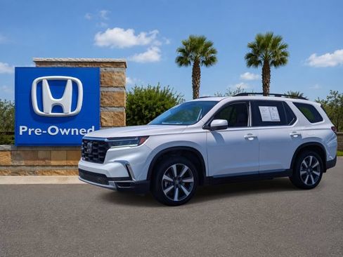 Certified 2025 Honda Pilot Touring image 33