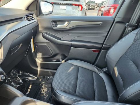 New 2026 Ford Escape SE image 11