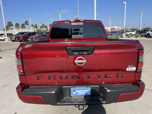 Certified 2024 Nissan Frontier SL image 4
