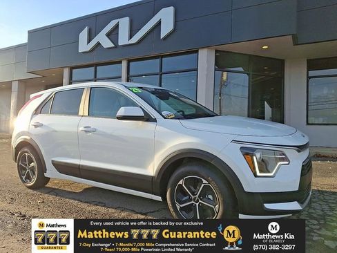 Certified 2025 Kia Niro LX image 1