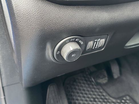 Used 2022 Jeep Compass Trailhawk image 20