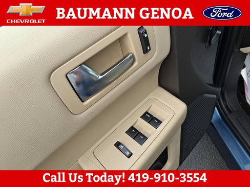Used 2018 Ford Flex SE FWD image 12