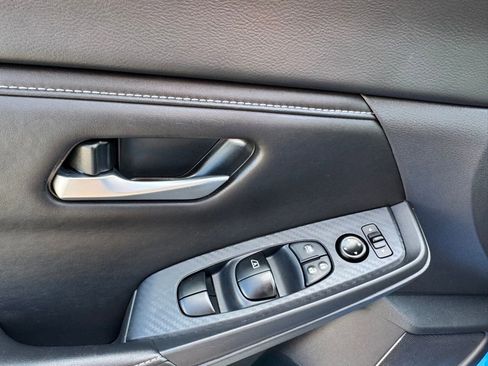 Used 2025 Nissan Sentra SV FWD image 37