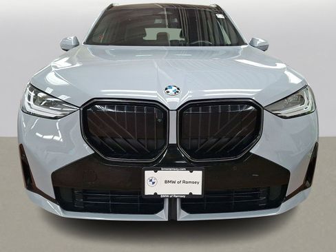 Used 2025 BMW X3 xDrive30i w/ Premium Package AWD/4WD image 2