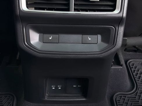 Used 2024 Volkswagen Atlas Cross Sport SEL R-Line image 28