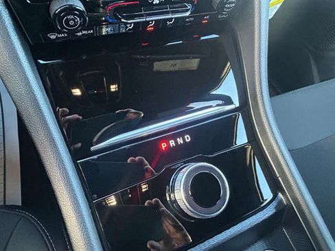 New 2025 Jeep Grand Cherokee Laredo image 16