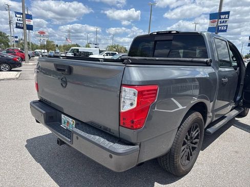 Used 2018 Nissan Titan SL w/ Midnight Edition RWD image 12