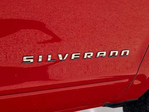 Used 2018 Chevrolet Silverado 1500 LT RWD image 9