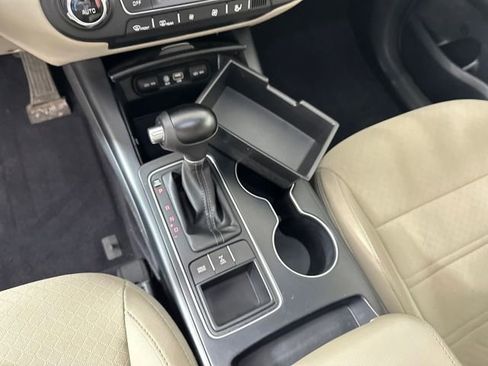 Used 2019 Kia Sorento LX image 20