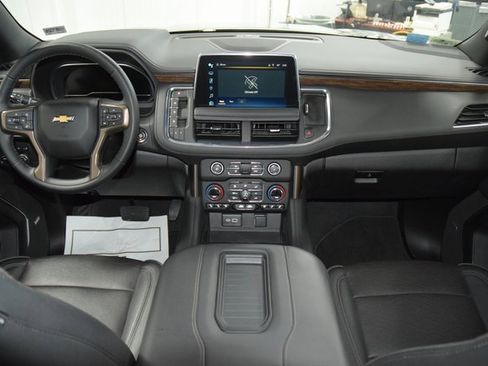 Used 2024 Chevrolet Suburban High Country image 30