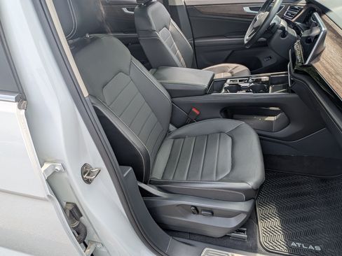 Used 2024 Volkswagen Atlas SEL AWD/4WD image 22