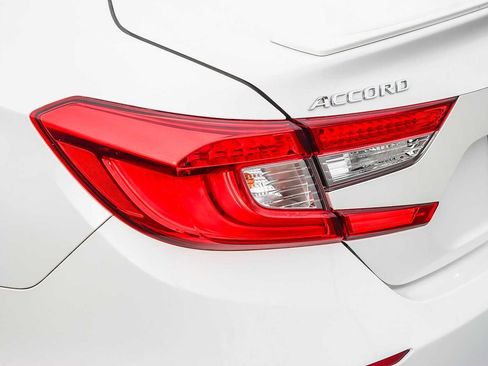 Used 2020 Honda Accord Sport image 8