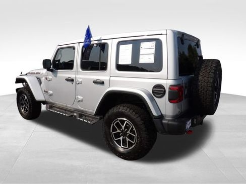 Used 2024 Jeep Wrangler Unlimited Rubicon AWD/4WD image 6