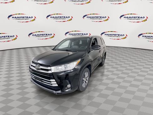 Used 2017 Toyota Highlander XLE image 4