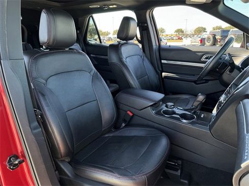 Used 2018 Ford Explorer Sport w/ Equipment Group 401A image 32