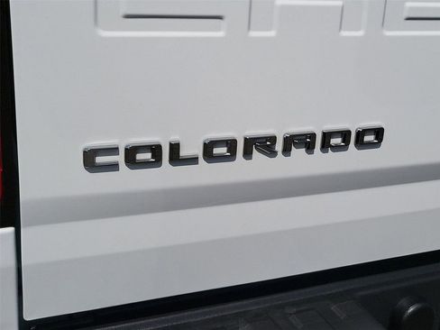 Used 2021 Chevrolet Colorado LT w/ Safety Package RWD image 21