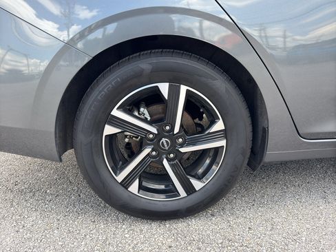 Used 2025 Nissan Sentra SV FWD image 11