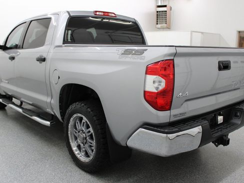Used 2018 Toyota Tundra SR5 w/ SR5 Upgrade Package AWD/4WD image 6