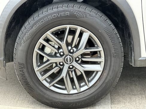 Used 2024 Nissan Rogue S FWD image 26