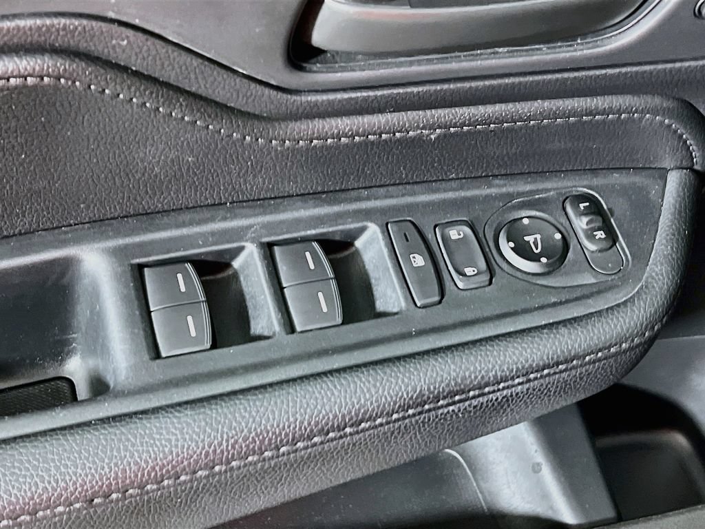 Used 2025 Honda Odyssey Sport-L image 16