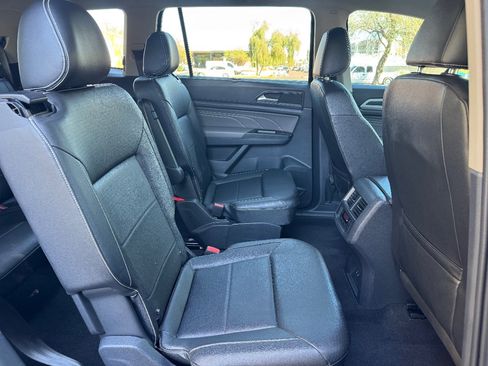 Used 2021 Volkswagen Atlas SE w/ Panoramic Sunroof Package image 11