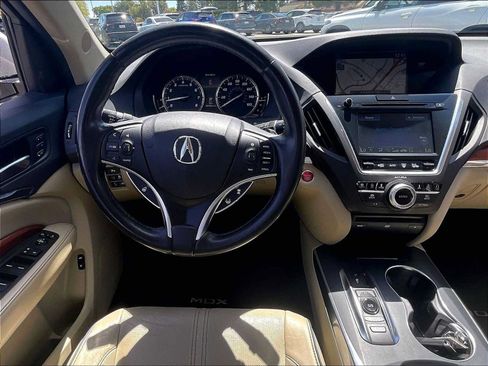 Used 2017 Acura MDX SH-AWD image 8