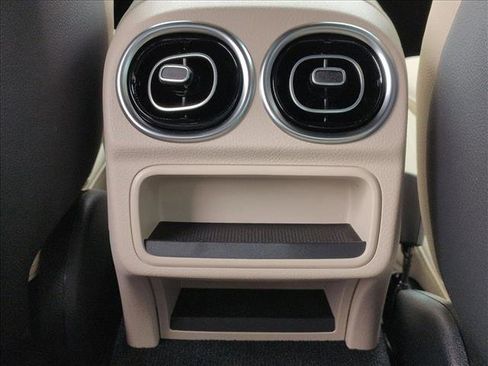 Used 2025 Mercedes-Benz C 300 Sedan image 18