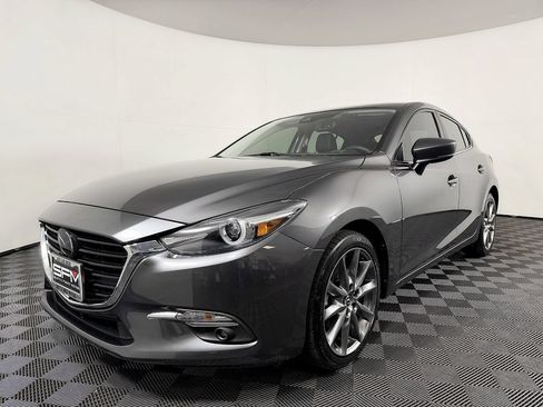 Used 2018 MAZDA MAZDA3 Grand Touring w/ Premium Equipment Package FWD image 2