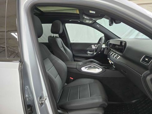 Used 2026 Mercedes-Benz GLS 450 4MATIC image 10