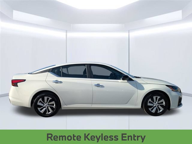 Used 2025 Nissan Altima 2.5 S FWD image 8