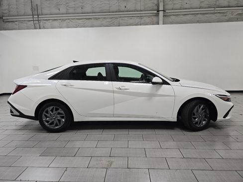 Used 2024 Hyundai Elantra SEL image 15