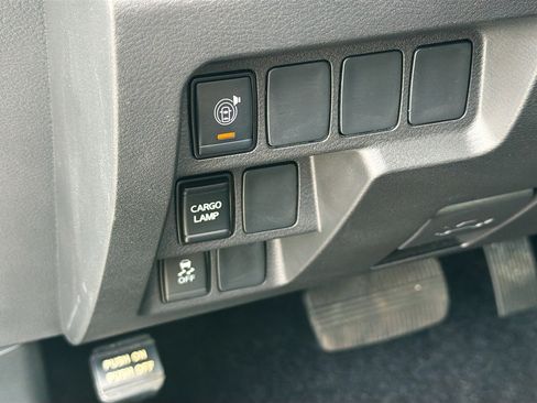 Used 2024 Nissan Frontier SV w/ Technology Package RWD image 10