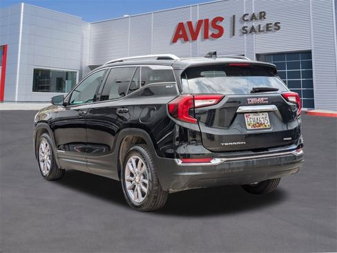 Used 2023 GMC Terrain SLT image 9