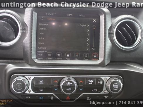 Used 2022 Jeep Wrangler Unlimited Sahara image 15