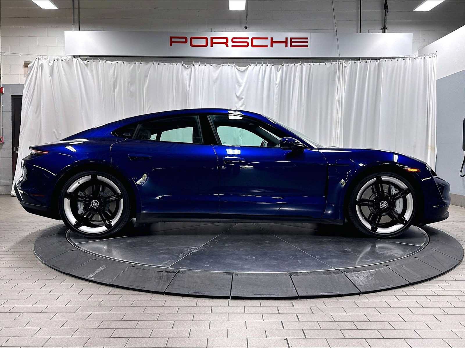 Used 2024 Porsche Taycan 4S AWD/4WD image 10